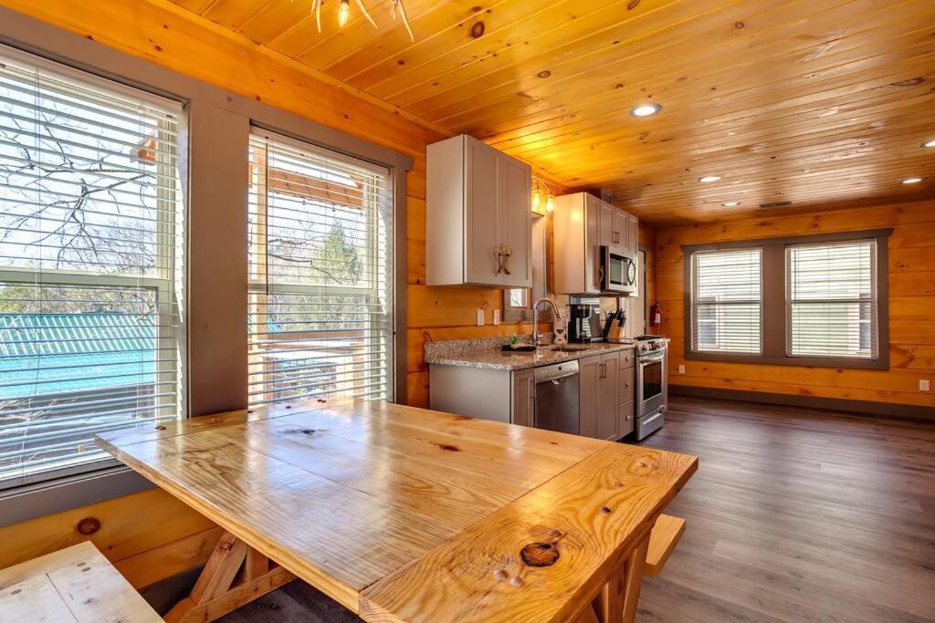Dancing Bear Cabin- Relax & Enjoy! Sevierville Exterior photo
